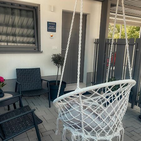 Prestige Studio Apartment 罗维尼 外观 照片